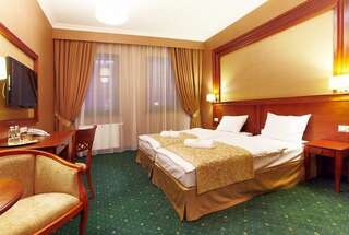 Отель Hotel Grodzki Business & Spa Старгард Стандартный двухместный номер с 2 отдельными кроватями-1