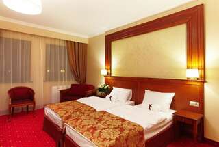 Отель Hotel Grodzki Business & Spa Старгард Улучшенный двухместный номер с 1 кроватью или 2 отдельными кроватями-4