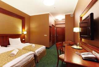 Отель Hotel Grodzki Business & Spa Старгард Стандартный двухместный номер с 2 отдельными кроватями-6