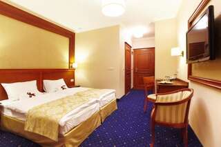 Отель Hotel Grodzki Business & Spa Старгард Стандартный двухместный номер с 2 отдельными кроватями-9